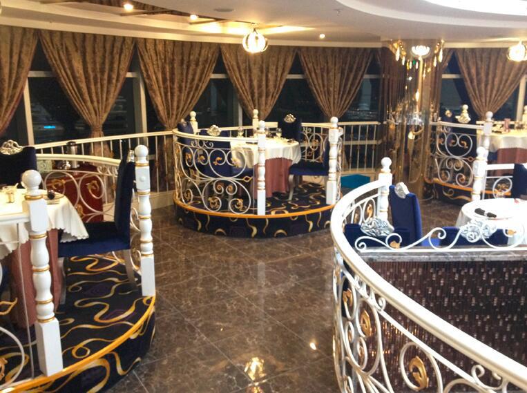 旋轉(zhuǎn)餐廳6