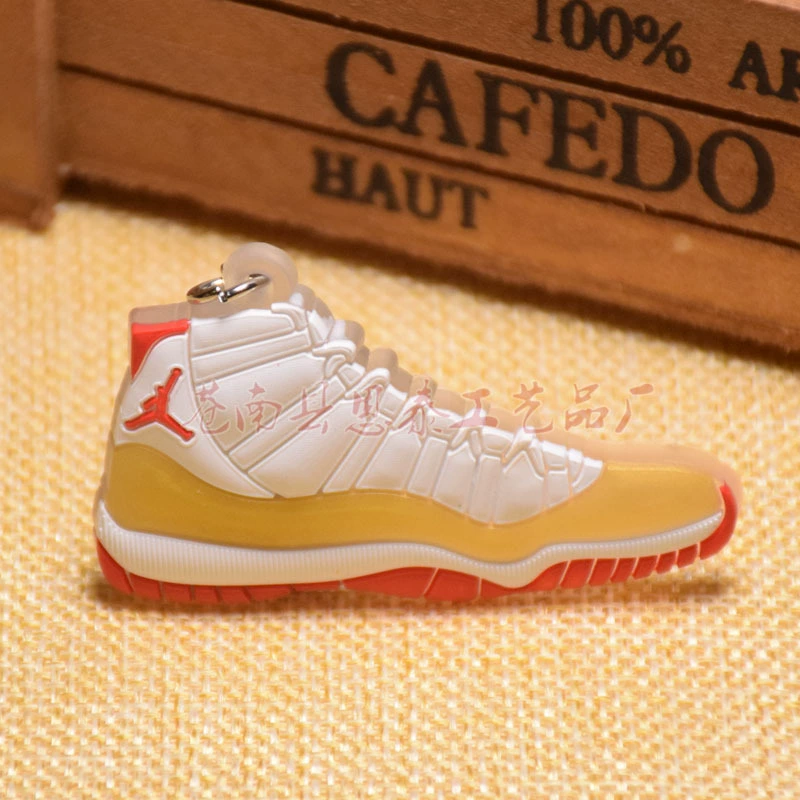 Брелок (Air Jordan) миниатюрная кроссовка Jordan 11, мягкий PVC, 6×3.5 см, легкая коллекционная вещь