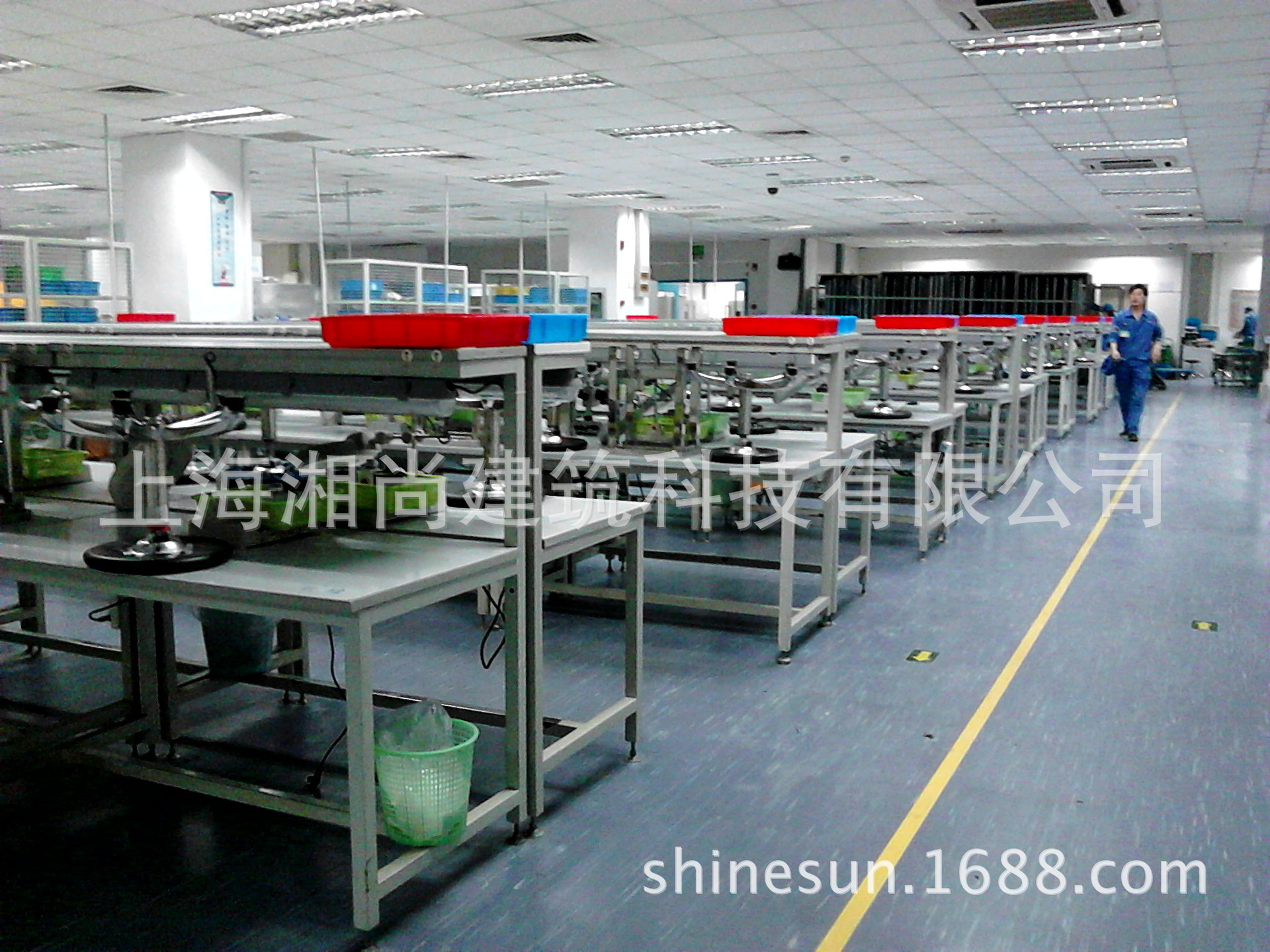 20。600工业PVC地板施工完毕后效果(苏州某**500强