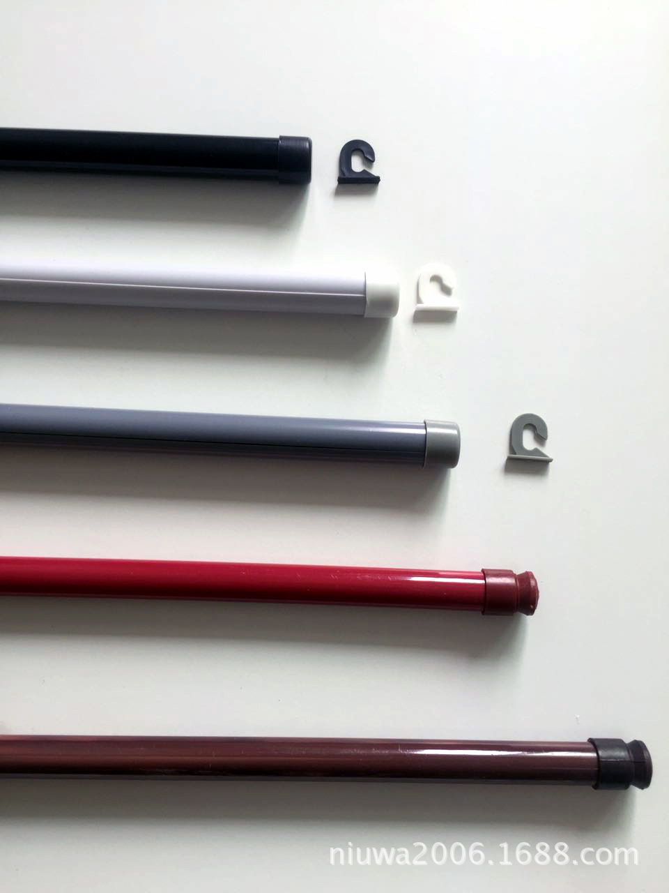 厂家直销批发供应塑料挂画轴 挂画塑料条 卷轴配件 超市吊旗杆