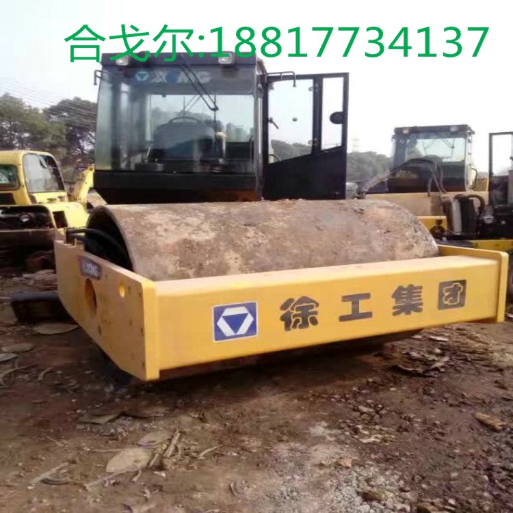 徐工26噸壓路機(jī) (10)