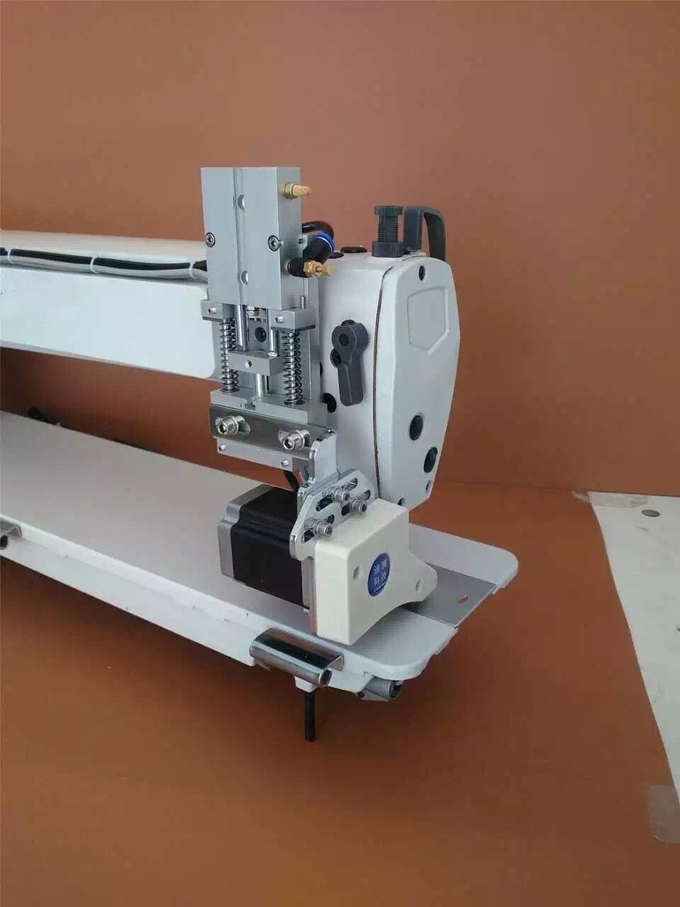 9980-d4 largo brazo computadora coche directo plantilla máquina de coser industrial Máquina automática elevación prensatelas alta velocidad