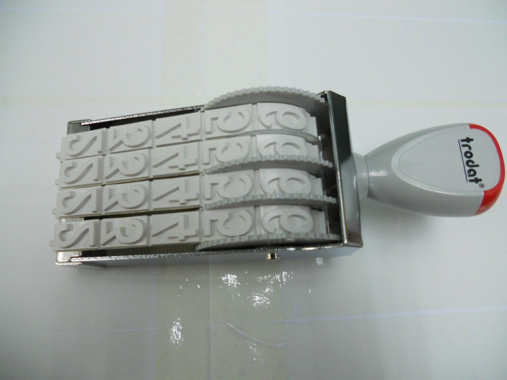 ��Ʒ׿��15184Gӡ�� �ָ�18MM 4λ����ӡ�� Trodat �ɵ�������