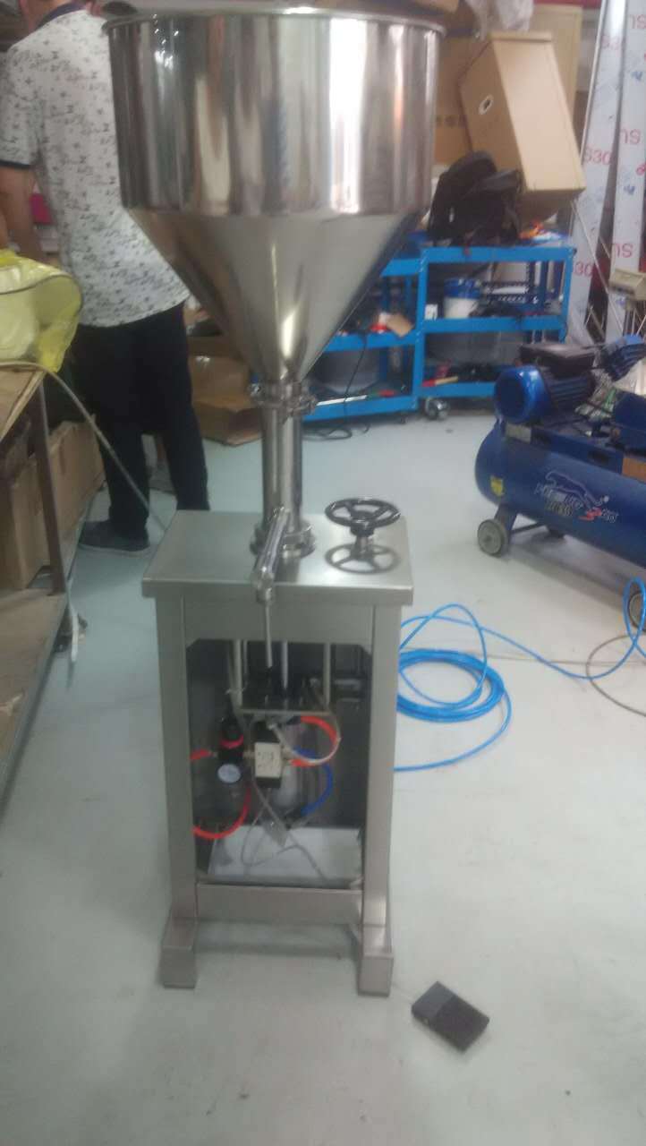 单头膏体灌装机  蜂蜜灌装机  鞋油灌装机  酱料灌装机