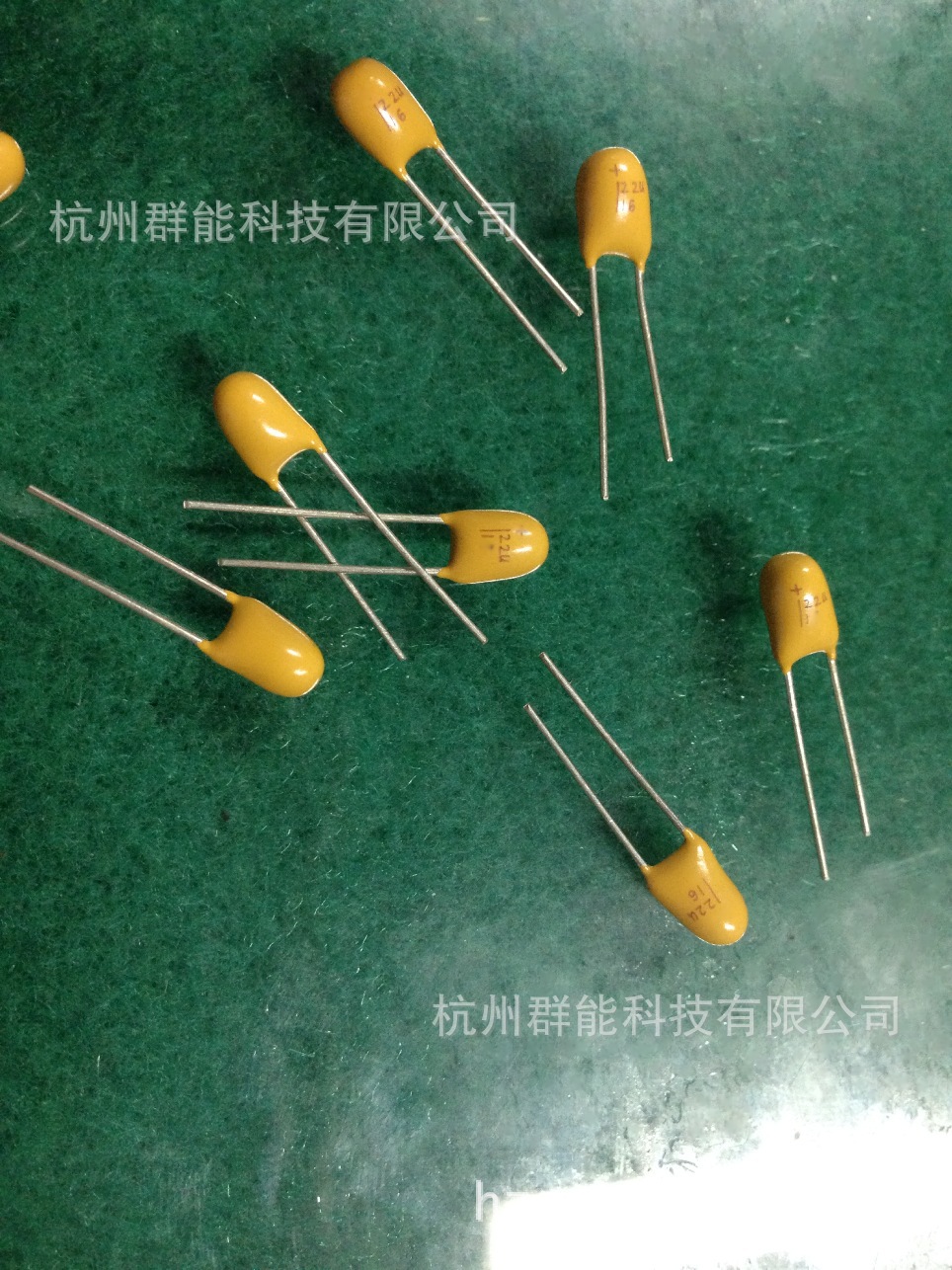 CA42型树脂包封钽电容3.3μF/35V