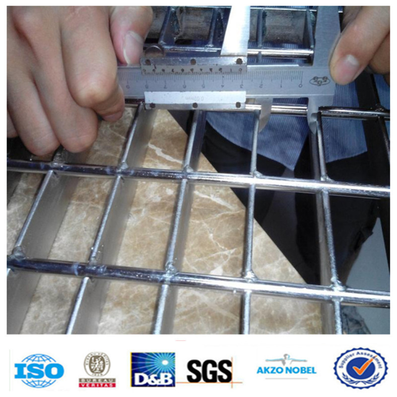 厂家生产网格栅 钢格栅板 楼梯踏步板 钢格板车道生产