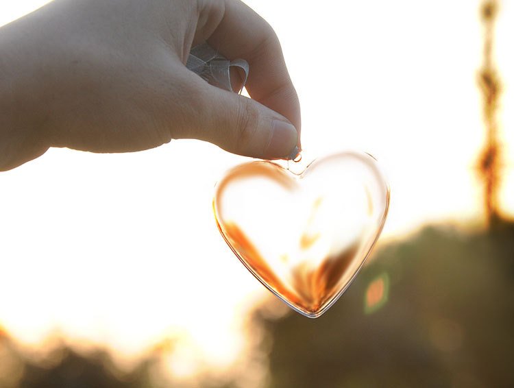 A large quantity of heart-shaped transparent Christmas balls, PS plastic balls, scene decoration, macaron plastic balls, high-quality plastic balls in stock detail image 8