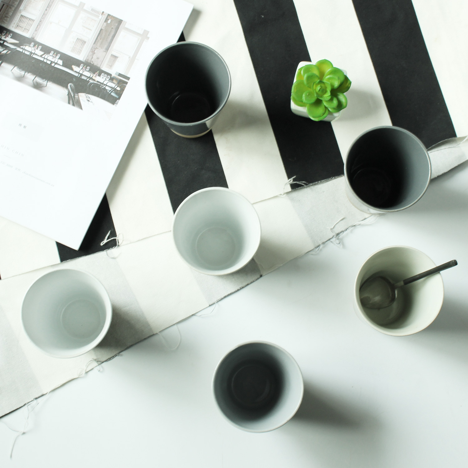 Taza de cerámica retro simple creativa LOGO personalizado sopa traga pareja taza de agua Taza de cerámica pintada a mano suministro directo de fábrica al por mayor