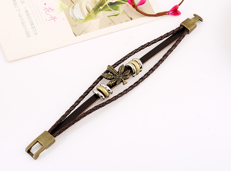 New Vintage Maple Leaf Woven Cowhide Bracelet