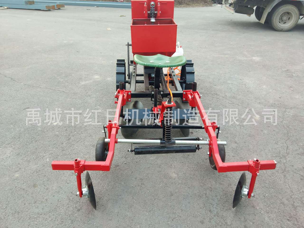 红日机械 供应土豆播种机 生产供应马铃薯覆膜播种机