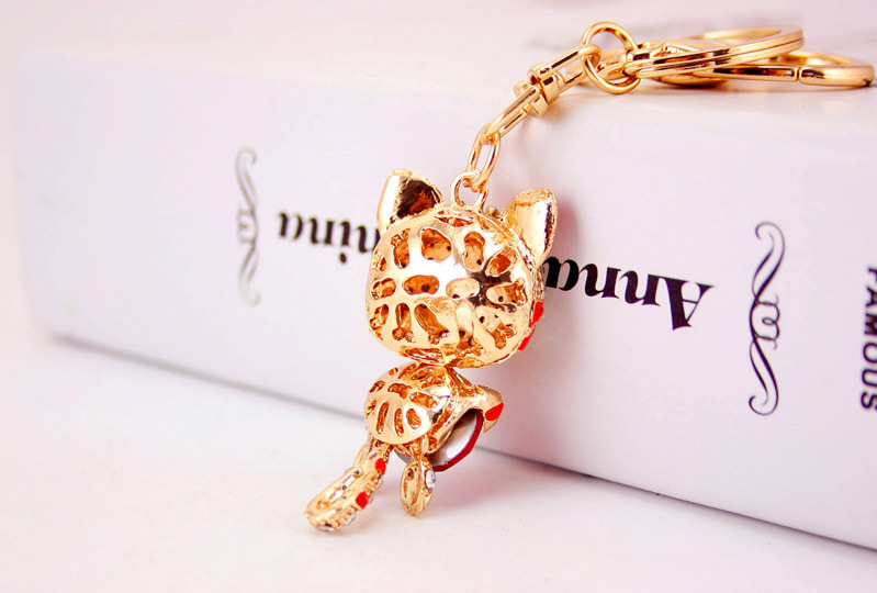 Cute Diamond Lucky Cat Bag Accessories Cat Metal Pendant Key Chain For Women display picture 2