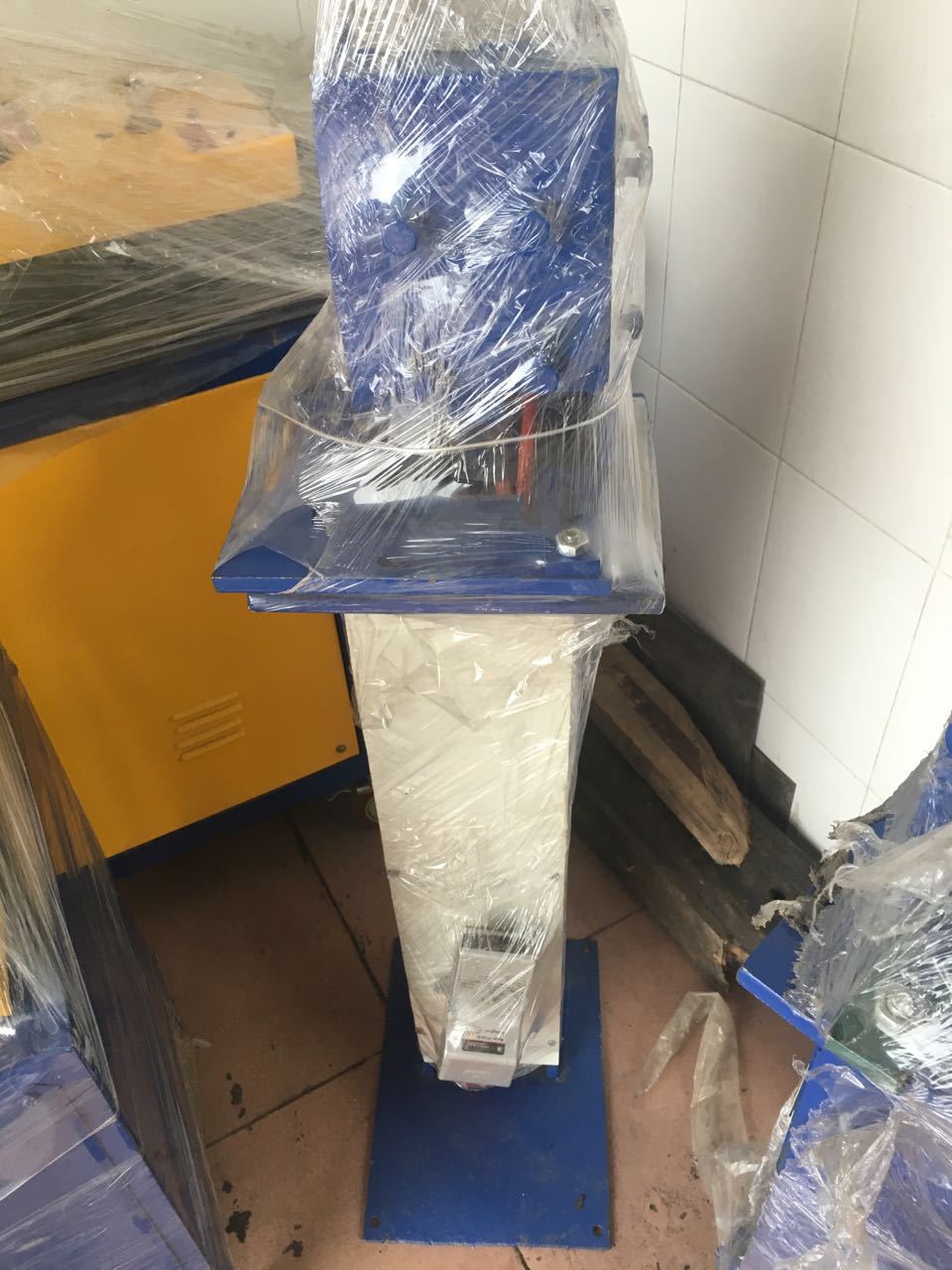 厂家直销Q11-1.5X80脚踏剪脚机，气动剪角机