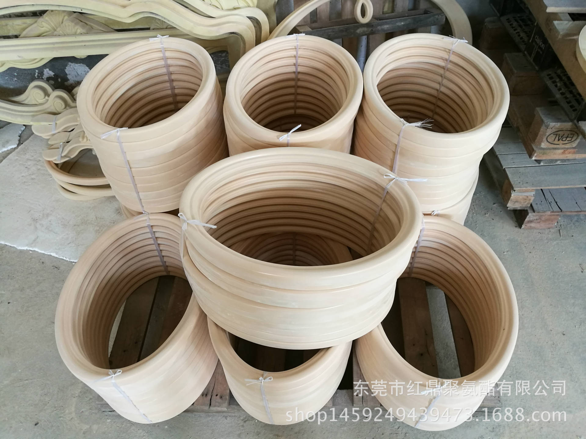 007东莞厂家聚氨酯雕花家具配件仿AB料组合料发泡料PU料黑白料