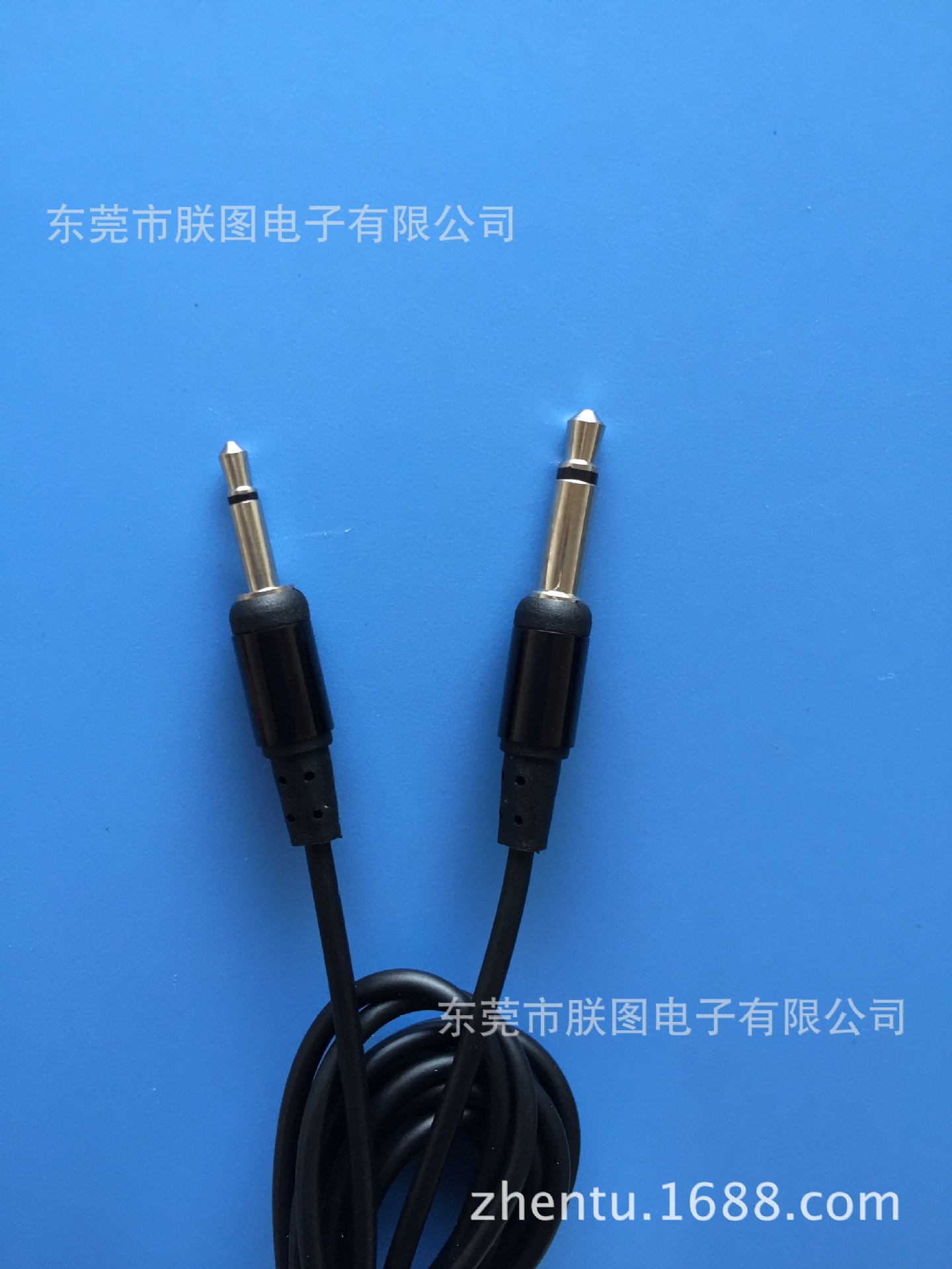 厂家生产TPE黑色2.5 3.5MM单音双直头金属壳音频线 对录转接线