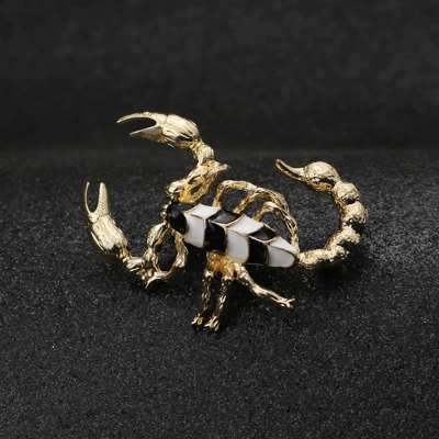 domineering personality temperament old corsage – Yaxa sancaqları - black-and-white-gold