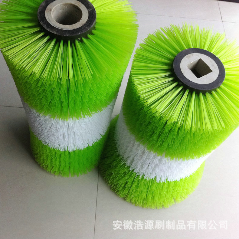 生产销售优质尼龙牛体刷全自动牛体刷批发全国奶牛按摩刷