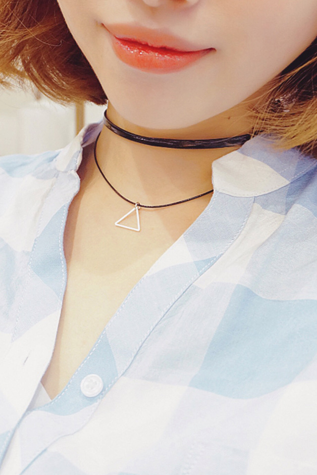 Retro Simple Geometric Triangle Pendant Simple Double Collar Collar Collar Chain Clavicle Chain display picture 7