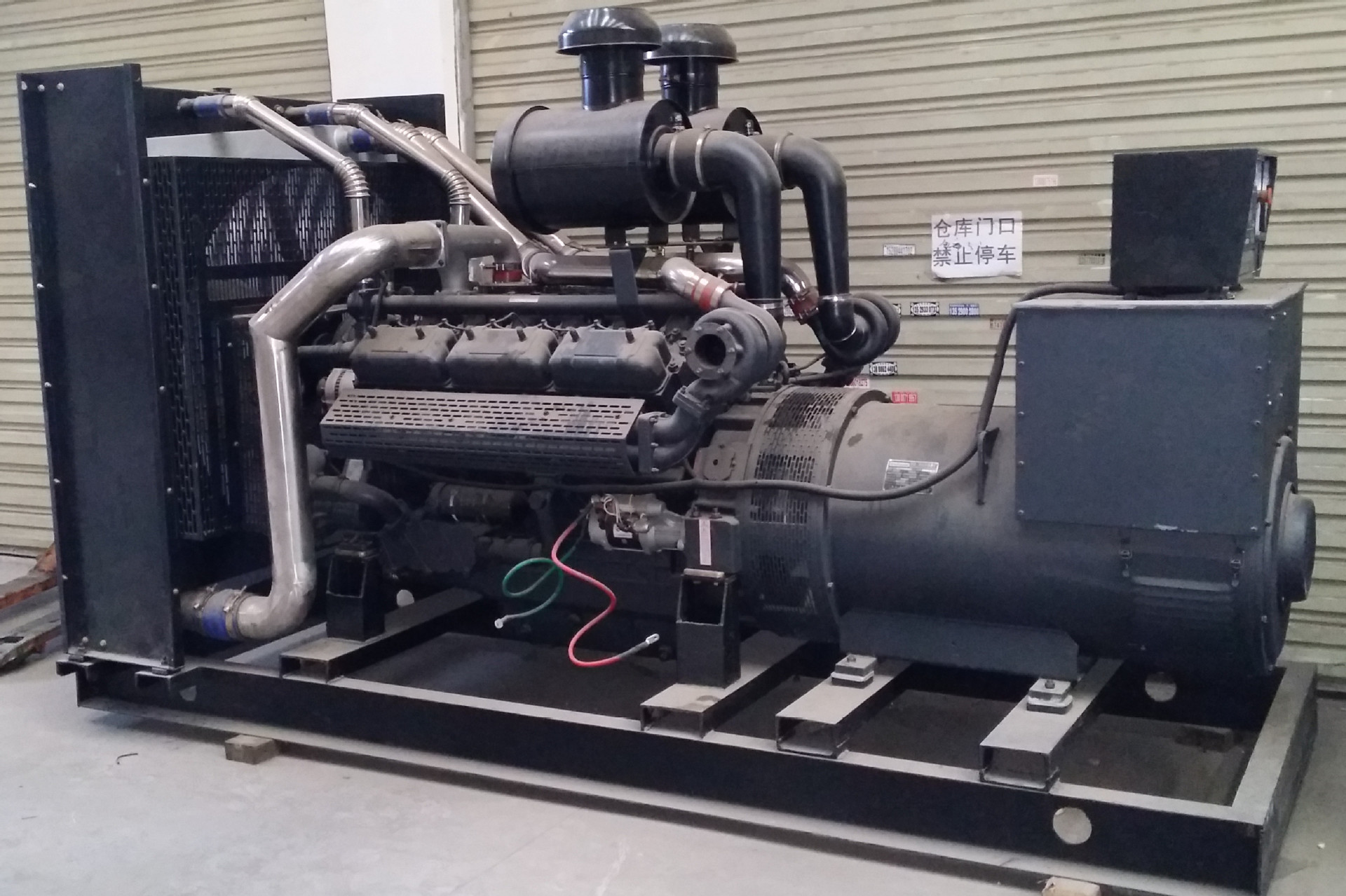 云南昆明康明斯柴油发电机组1460KW-1600KW