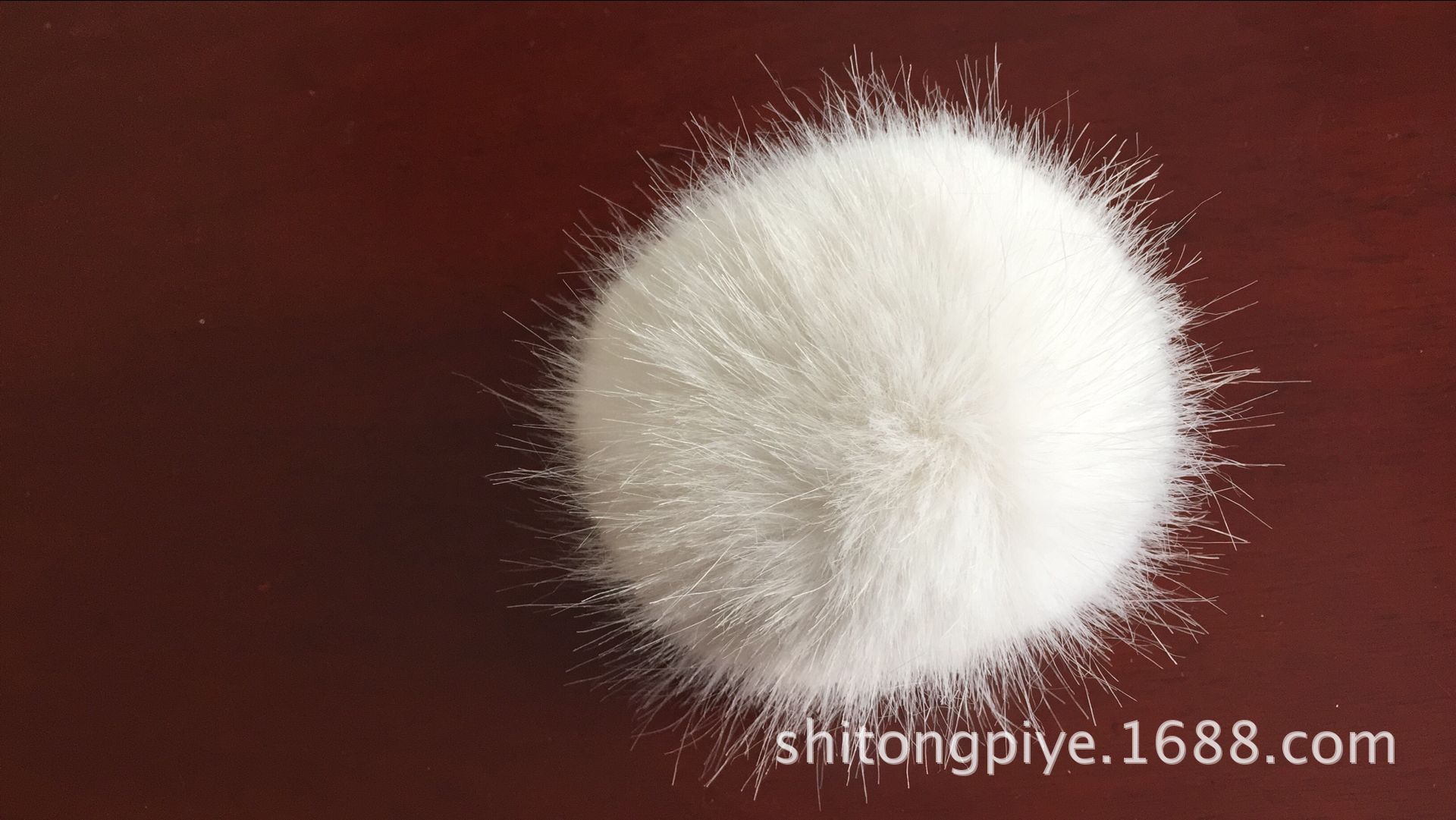 狐狸假毛球，厂家直销，精品制作狐狸高仿毛球挂件，包包帽子专用