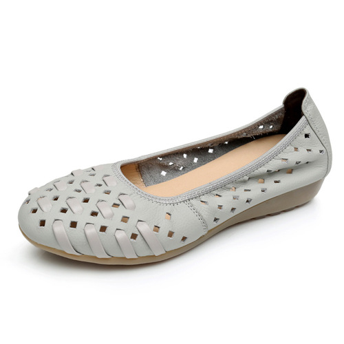 Cowhide soft-soled mother's shoes flat-soled hollow hole sandals round toe shallow mouth large size women's shoes 1627