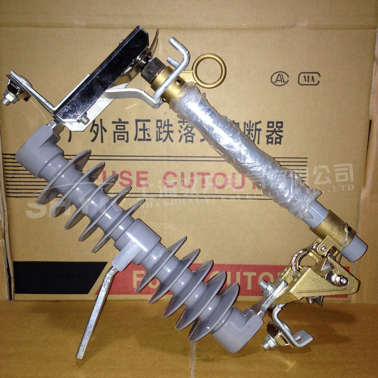 复合硅胶外套HRW12-15/200A 15KV 出口型高压跌落式熔断器 保险