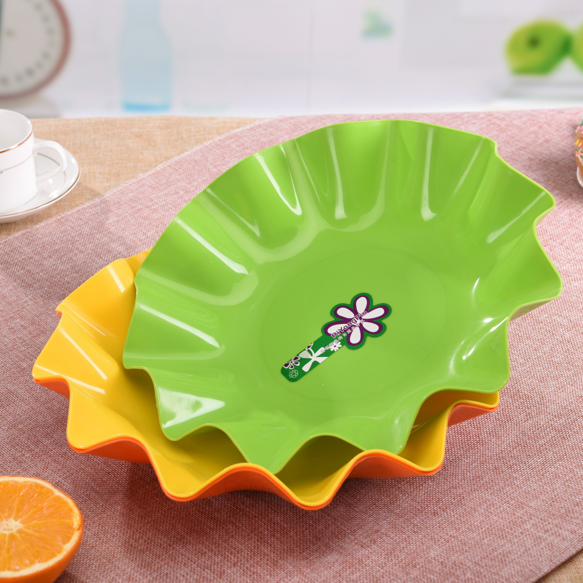 2元店货源彩色创意款干果盘 大号塑料花边水果盘 家用现代糖果盘