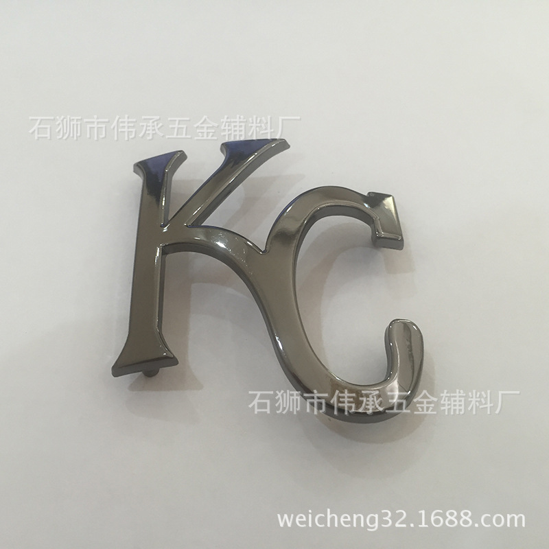 锌合金属镂空标牌logo 箱包铭牌高品质字母标牌 福建五金标牌厂家