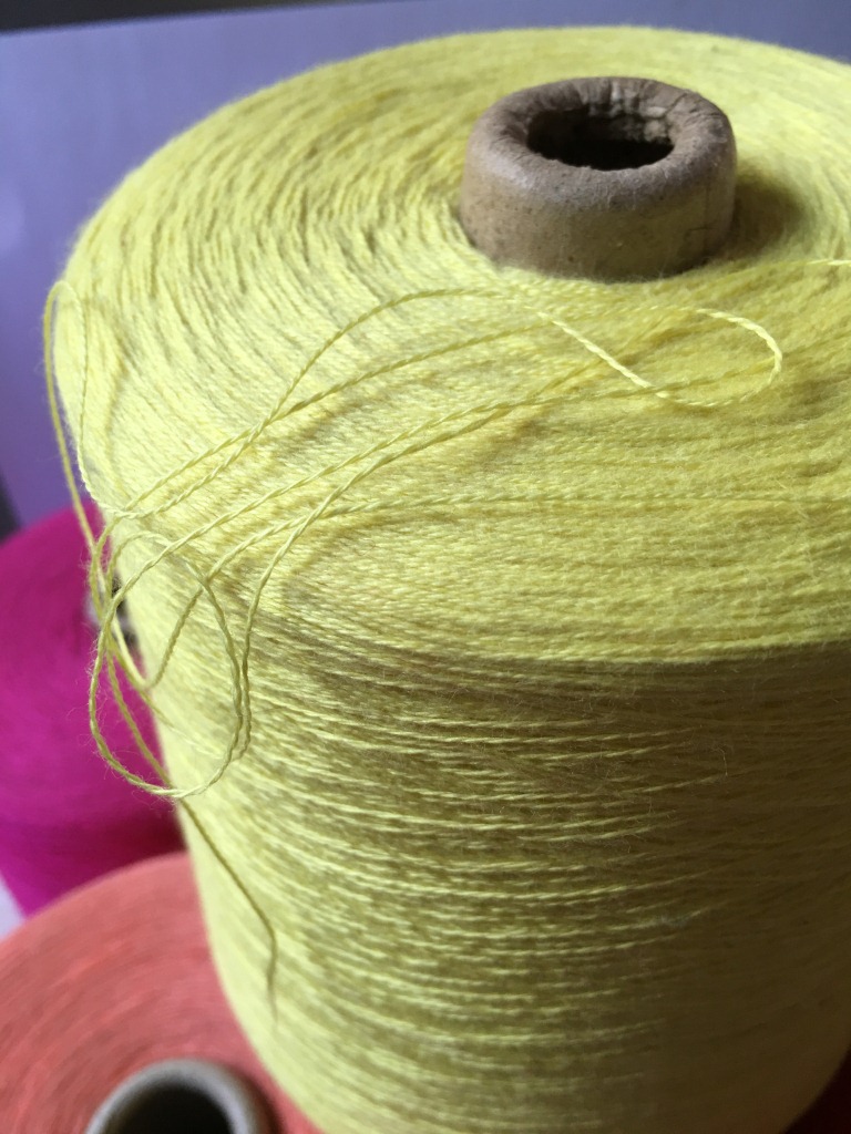 32NM/2毛腈纱50/50  固体毛腈 澳毛混纺纱