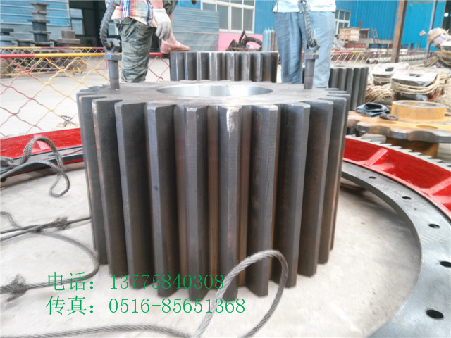 国标2.4x8米锻打调质高频热处理的球磨机小齿轮定制各种磨机齿圈