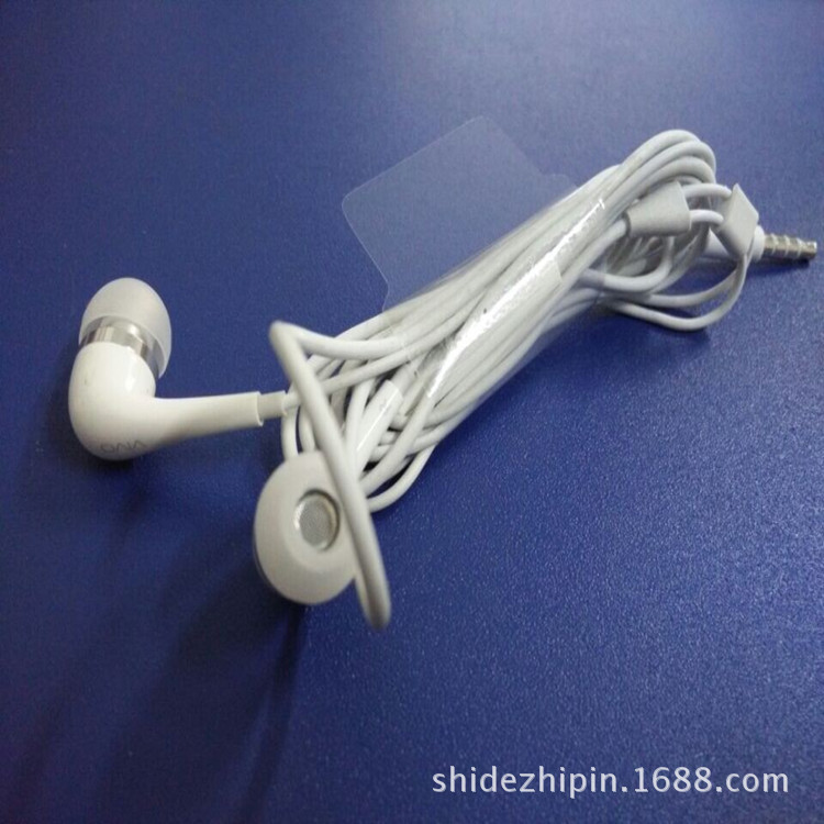 2639083648_741441642