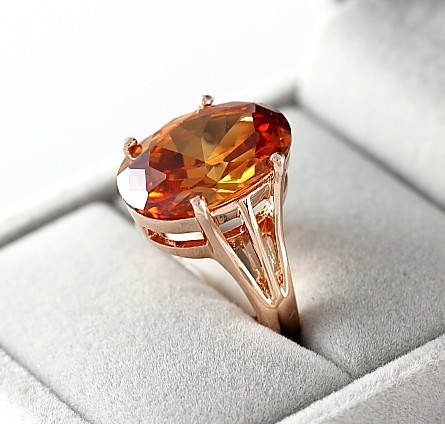 Exquisite High-end Hand Jewelry Super Flash Zircon Ring Noble Vintage Jewelry display picture 1