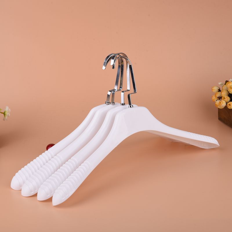 白色衣架3