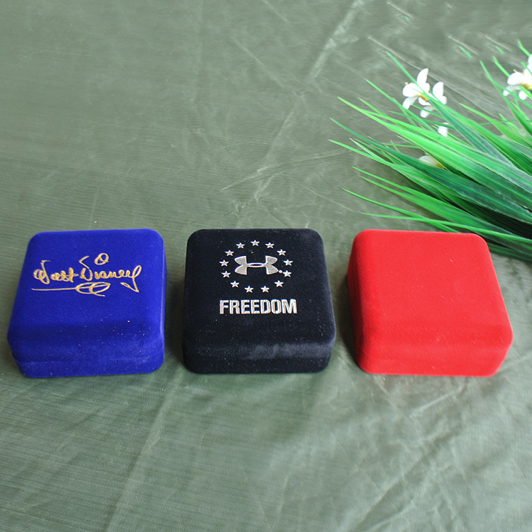 纯色首饰徽章盒  胸章比赛奖章盒子 金币纪念币绒布礼盒厂家直销