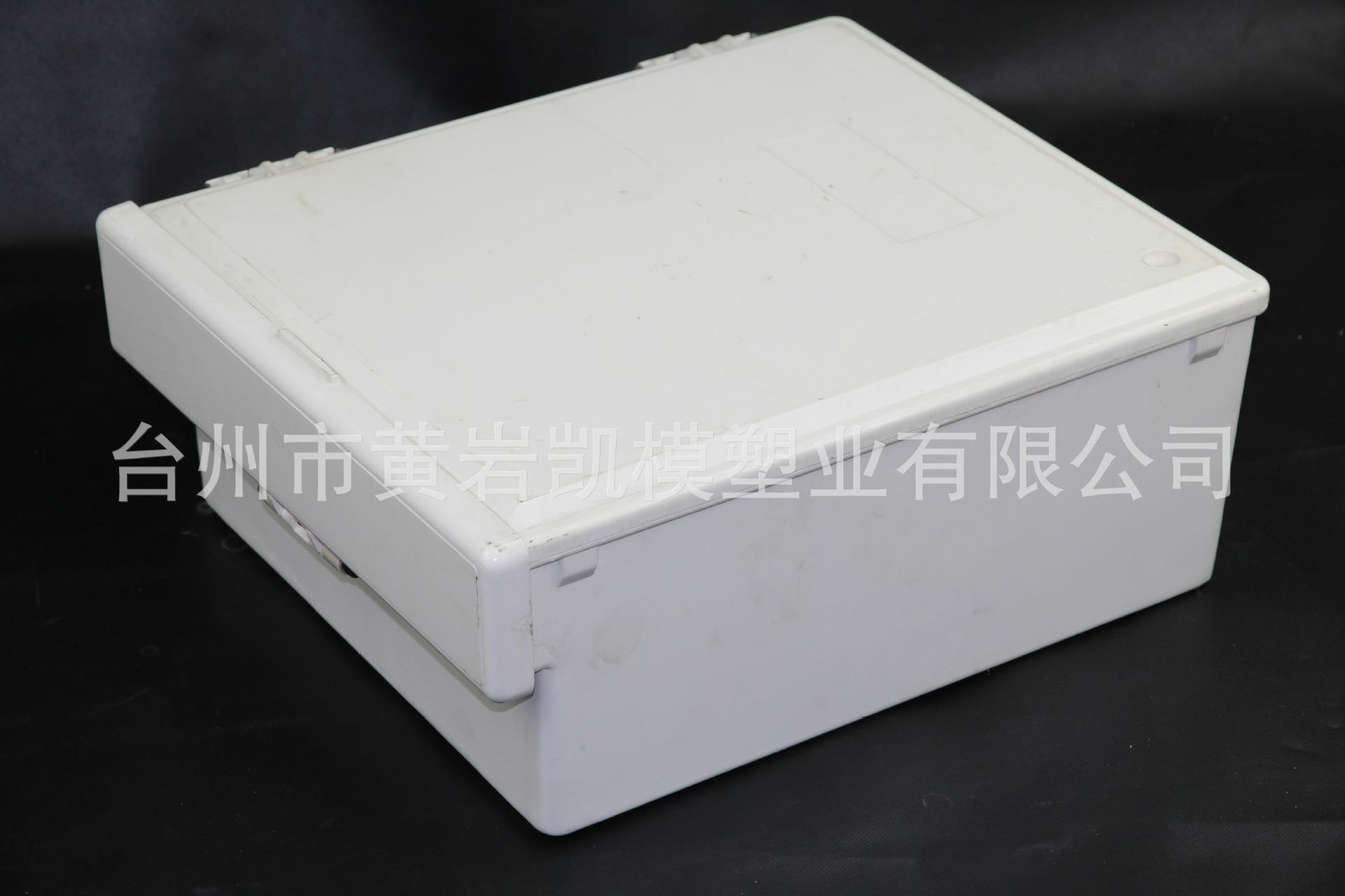 盒B3