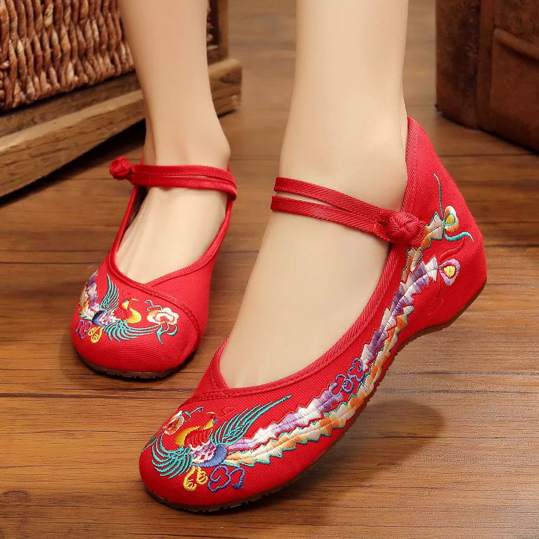 Фабрика в наличии старая Пекинская Тканевая обувь с вышивкой на танкетке в стиле ретро, низкая парусиновая обувь, женская танцевальная обувь, поколение волос