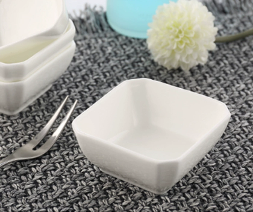 Может быть четыре квадратных гарнир соус блюдо соус чили соус блюдо, окунутый в соус блюдо горчица блюдо чисто белое маленькое блюдо керамика