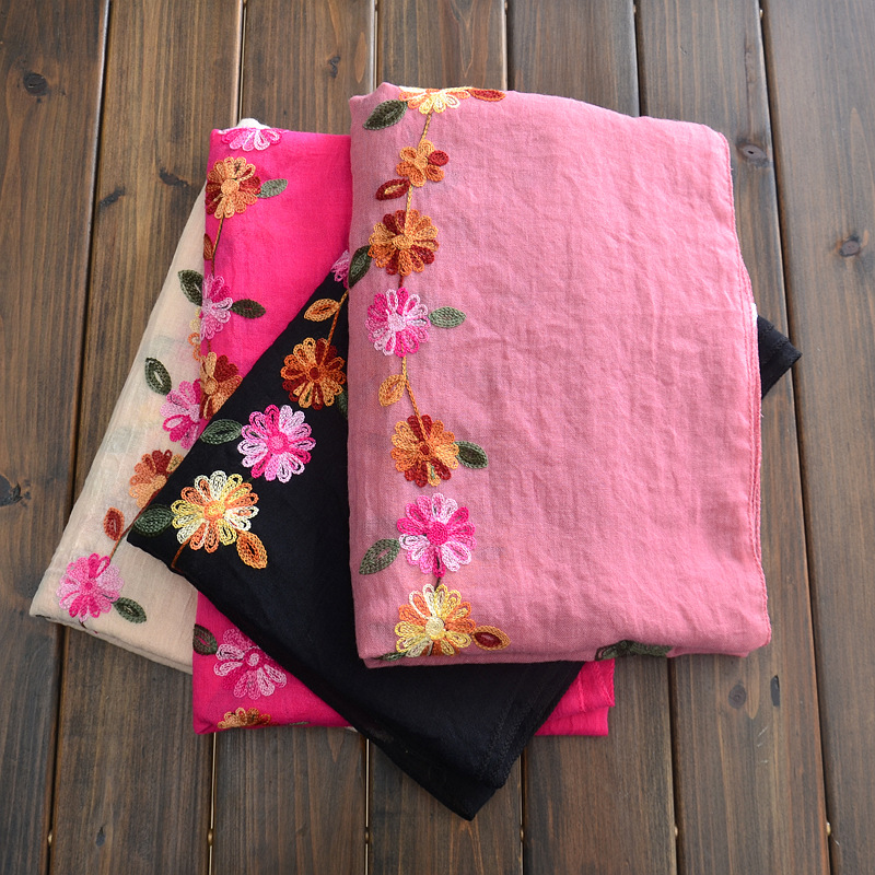 Yunnan viajes estilo artístico algodón y lino bufanda bordada bufanda mujer primavera y verano hilo de seda bordado protector solar chal Toalla de playa