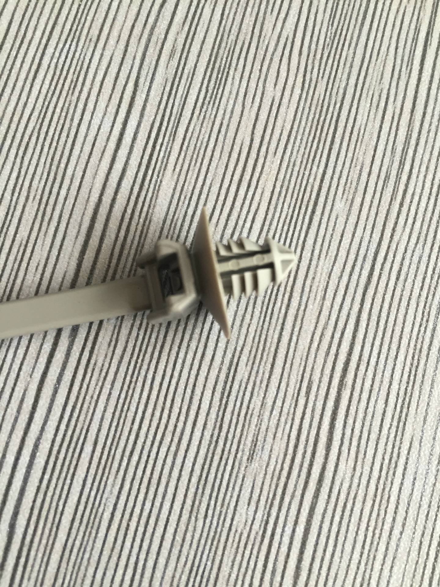 新能源汽车扎带  勒死狗扎带 钣金扣扎带 反齿扎带