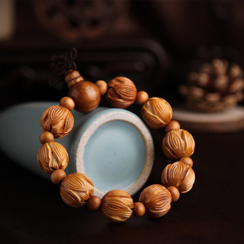 Exquisite Carved Peach Wood 12-Seed Lotus Bracelet, Natural Ethnic Style Bracelet, Peace-Bearing Amulet Pendant TSC02