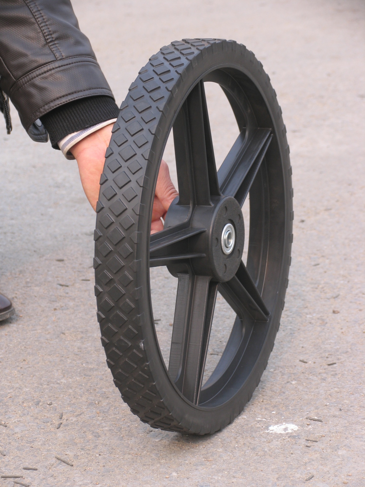 割草机爱清洗机用塑料轮子PVC 16x1.75 寸 割草机