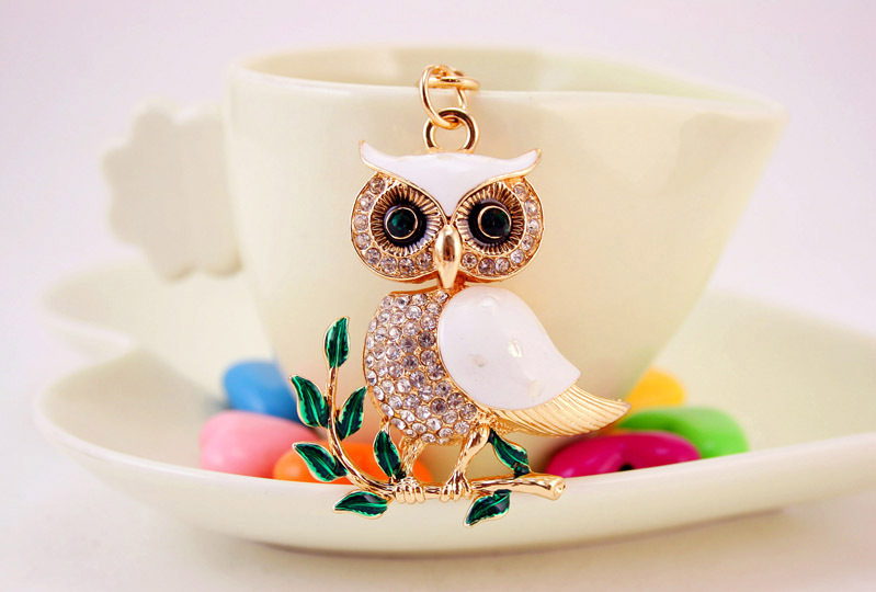 34g Weight Alloy, Metal Material Owl Pattern Unisex Gender White Color Dripping Oil White Shell Owl Car Keychain 3
