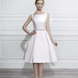 2025新款红色新娘结婚敬酒服显瘦一字肩短款小礼服修身婚礼晚礼服