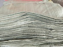 �i�����Ͼ����S��ֱ�N�bɳʯ���B����50x80cm����һ������Ƥ��