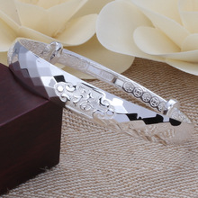 万足银手镯一克价格_最新万足银手镯一克价格