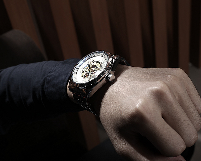 Elegant Men's Sports Watch