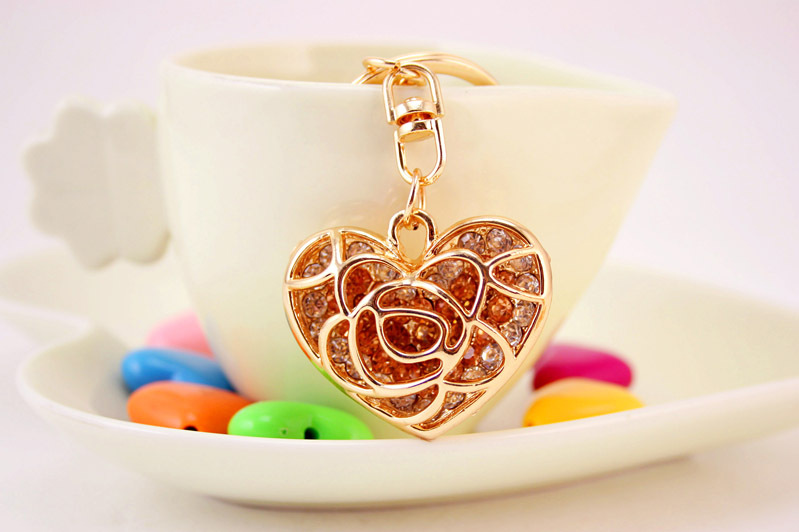 35g Weight Alloy, Metal Material Heart Pattern Unisex Gender Pink, Purple, Red, Blue, Peach Color Creative Cute Diamond Hollow Peach Heart Car Keychain Couple Key Chain Love Metal Pendant 11