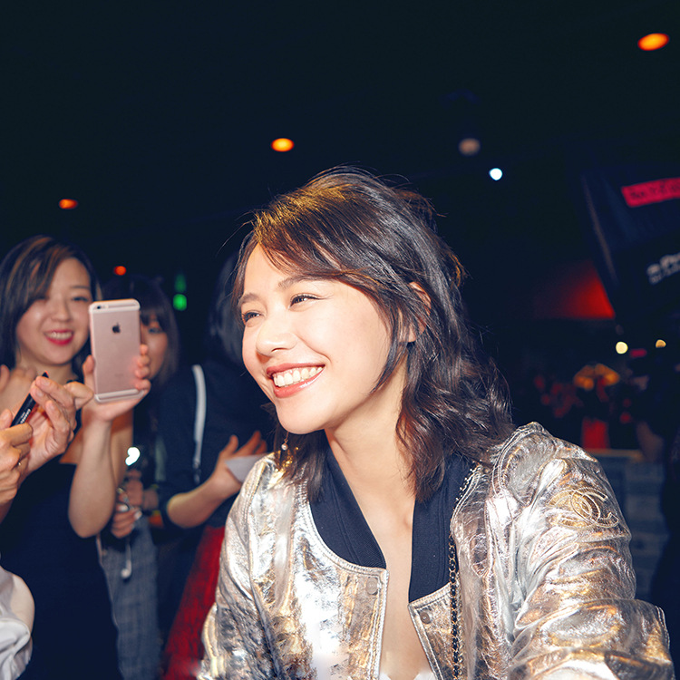 679f6337jw1f2yffo4e08j24c02w01