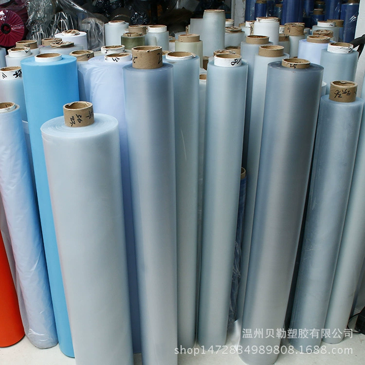 ПВХ водонепроницаемая и маслостойкая рулонная пленка оптом тисненая полупрозрачная пластиковая упаковочная пленка напечатанный логотип
