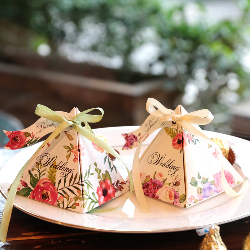 欧式婚庆结婚用品纸质婚礼喜糖盒批发三角糖果盒子个性纸盒现货