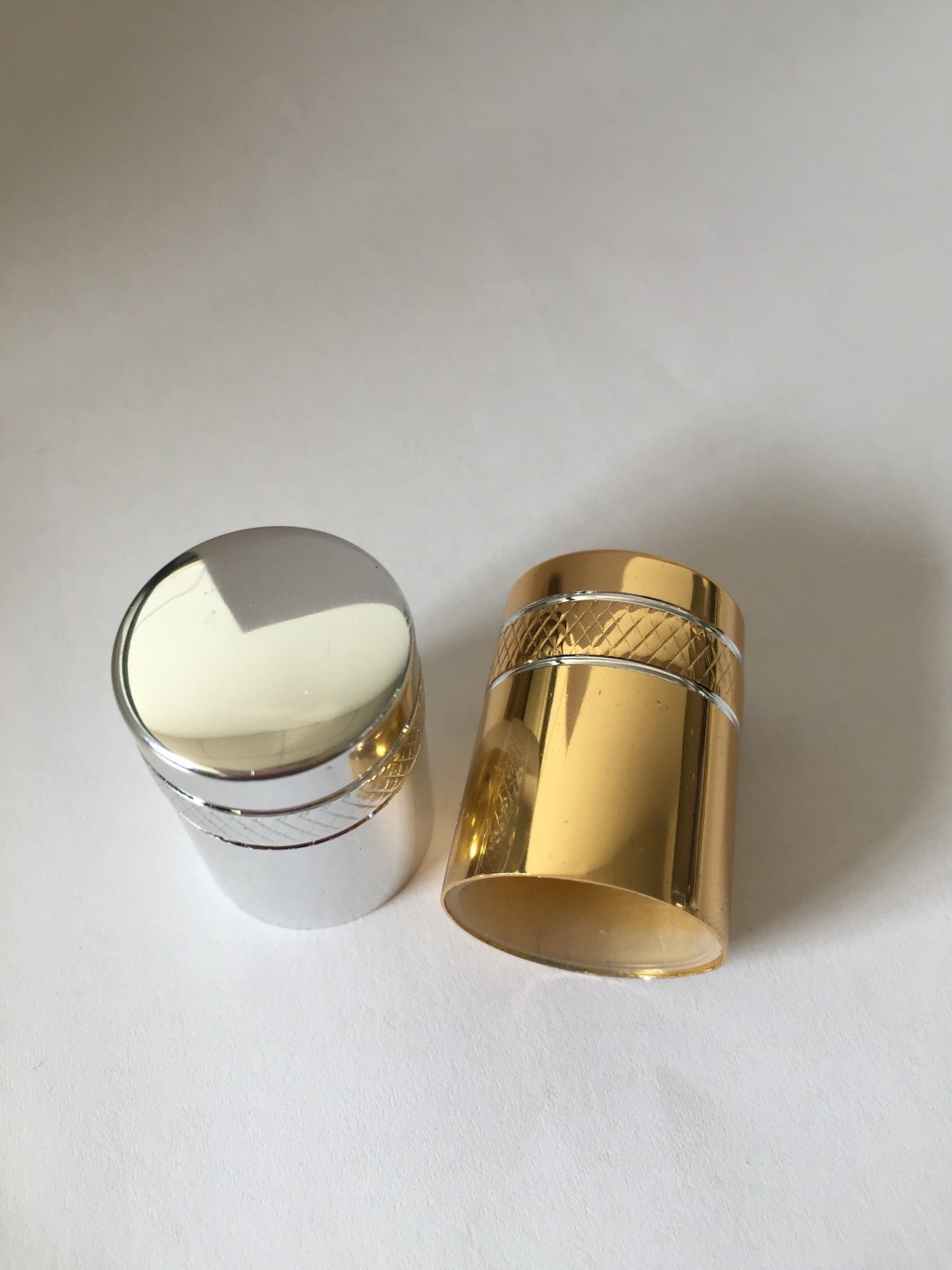 供应电化铝瓶盖 电化铝香水瓶盖铝盖 化妆品铝盖